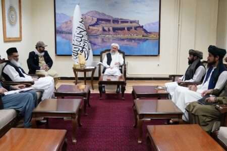 Deputy PM meets Pakistani envoy to Kabul