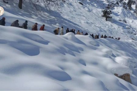 201 Khalid Bin Waleed Corps rescue 50 countrymen from Snow in Nangarhar